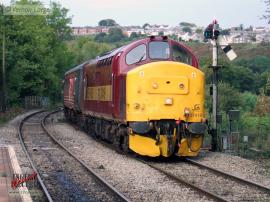 &copy; English Electric Growl&nbsp;/&nbsp;Vernon Large