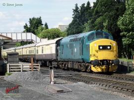 © English Electric Growl / Steve Jones