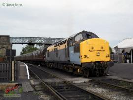 © English Electric Growl / Steve Jones