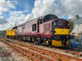 &copy; English Electric Growl&nbsp;/&nbsp;Jon Gavin